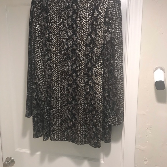 Blazer - Picture 3 of 3